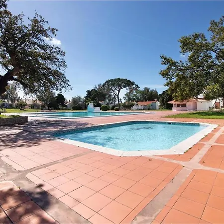 Oura Appartement *